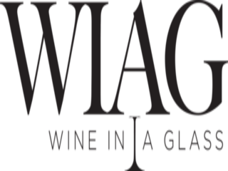 WIAG 玻璃杯中的葡萄酒